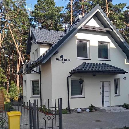 Dom Goscinny Biala Roza Dziwnówek Exteriör bild